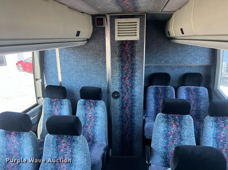 image for item NI9037 2003 Prevost  coach bus