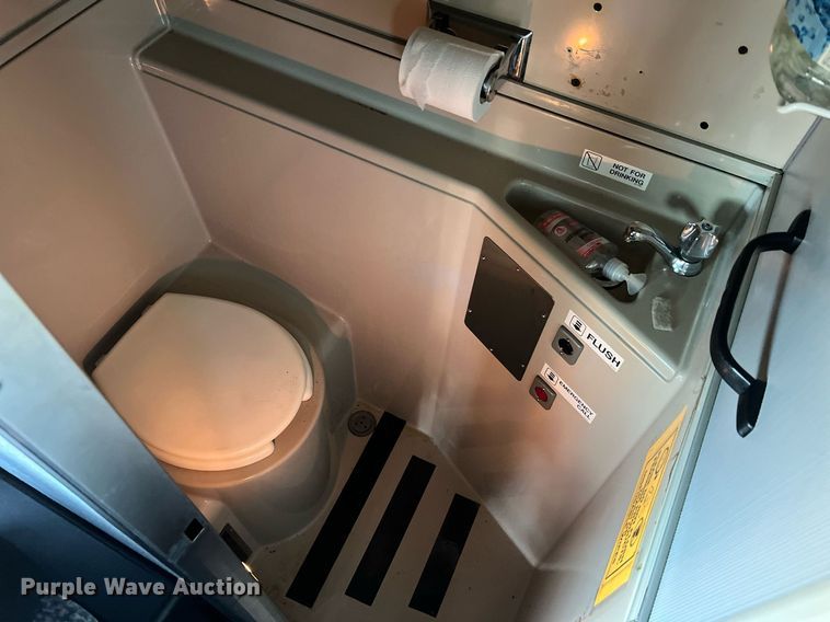 image for item NI9037 2003 Prevost  coach bus