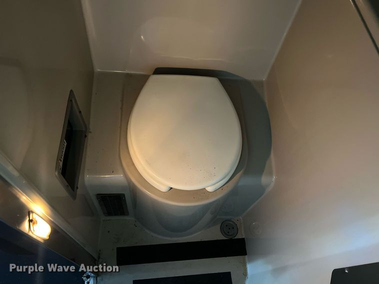 image for item NI9037 2003 Prevost  coach bus