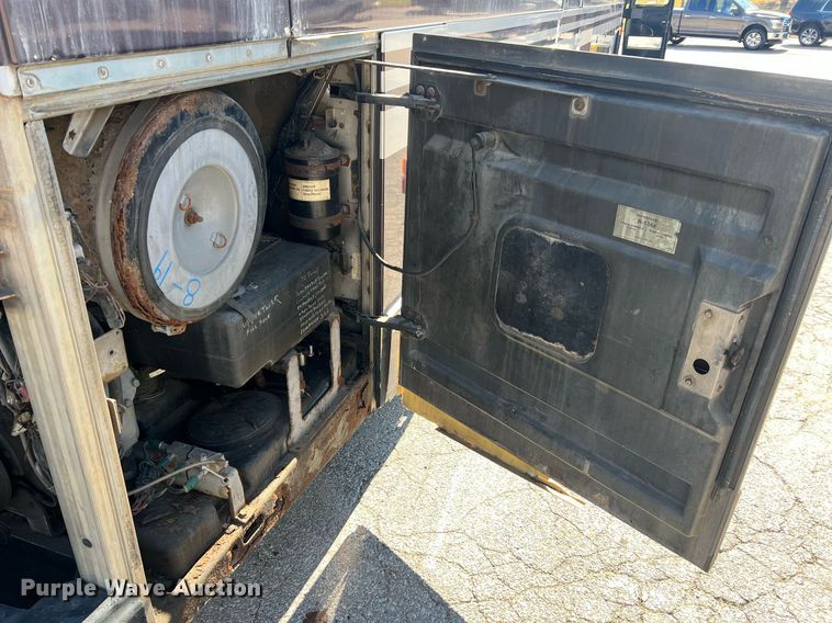 image for item NI9037 2003 Prevost  coach bus