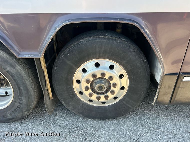 image for item NI9037 2003 Prevost  coach bus