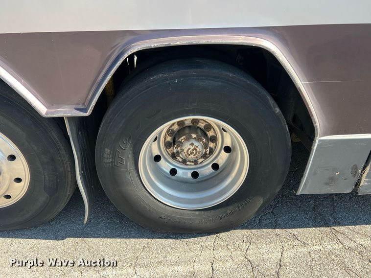 image for item NI9037 2003 Prevost  coach bus