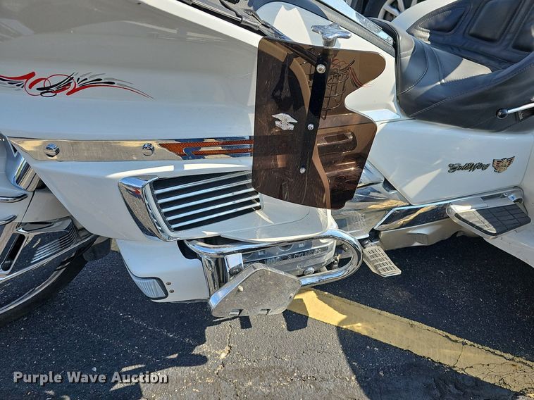 image for item NJ9842 1997 Honda Gold Wing Aspencade  motorcycle