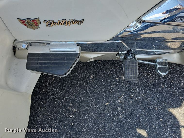 image for item NJ9842 1997 Honda Gold Wing Aspencade  motorcycle