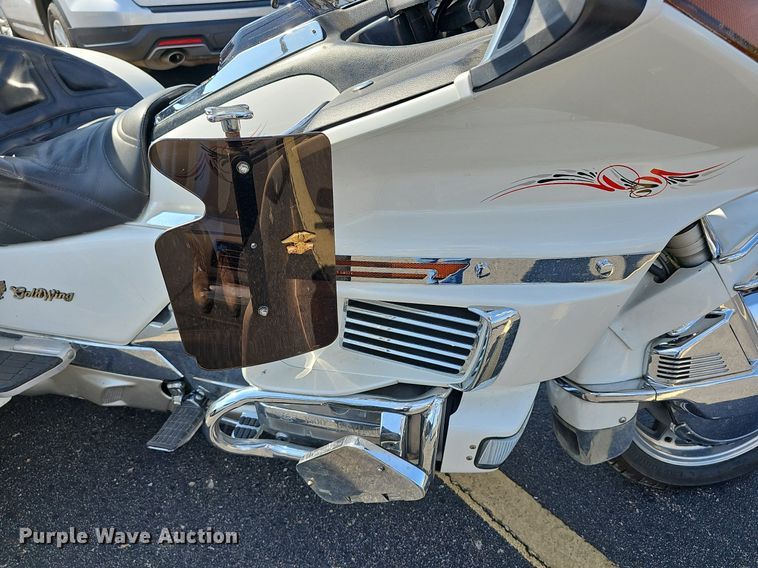 image for item NJ9842 1997 Honda Gold Wing Aspencade  motorcycle