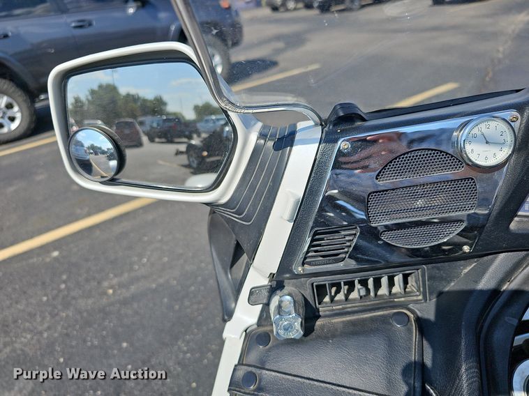 image for item NJ9842 1997 Honda Gold Wing Aspencade  motorcycle