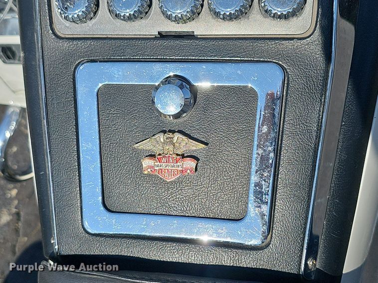 image for item NJ9842 1997 Honda Gold Wing Aspencade  motorcycle