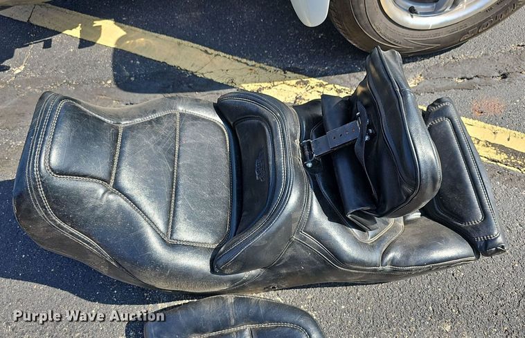 image for item NJ9842 1997 Honda Gold Wing Aspencade  motorcycle