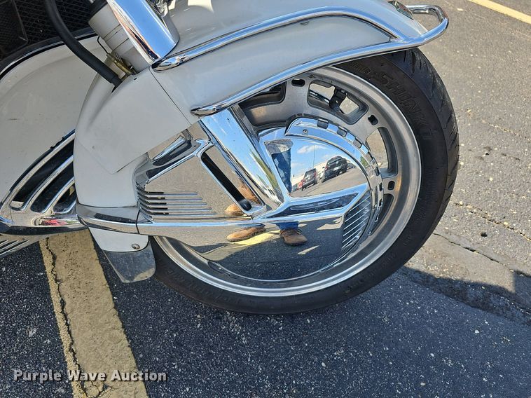 image for item NJ9842 1997 Honda Gold Wing Aspencade  motorcycle