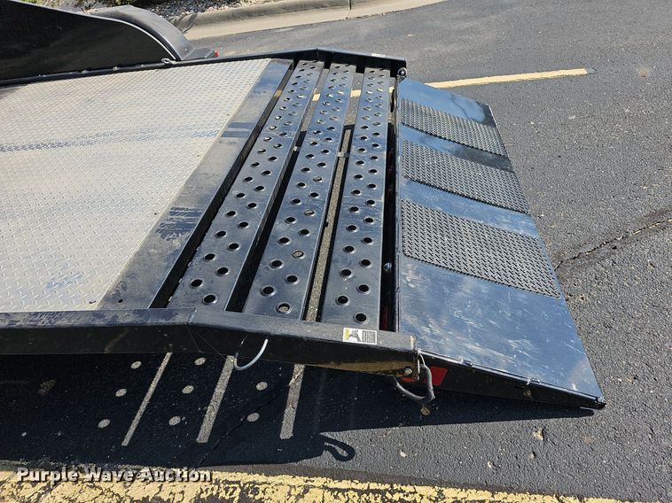 image for item NJ9843 2005 ShoreLand'r V-twin  motorcycle trailer