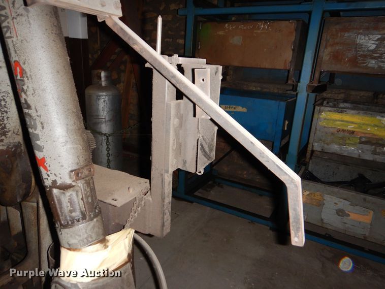 image for item NJ9862 1999 Motoman SK16MX  robotic welding arm system