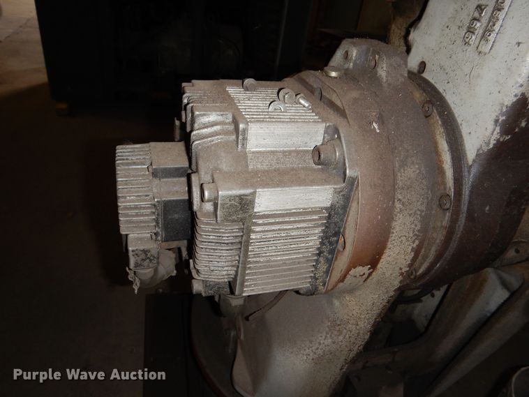 image for item NJ9862 1999 Motoman SK16MX  robotic welding arm system