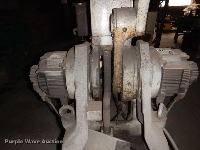 image for item NJ9862 1999 Motoman SK16MX  robotic welding arm system