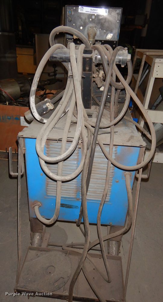 image for item NJ9865 Miller Intelliweld 650D  welder