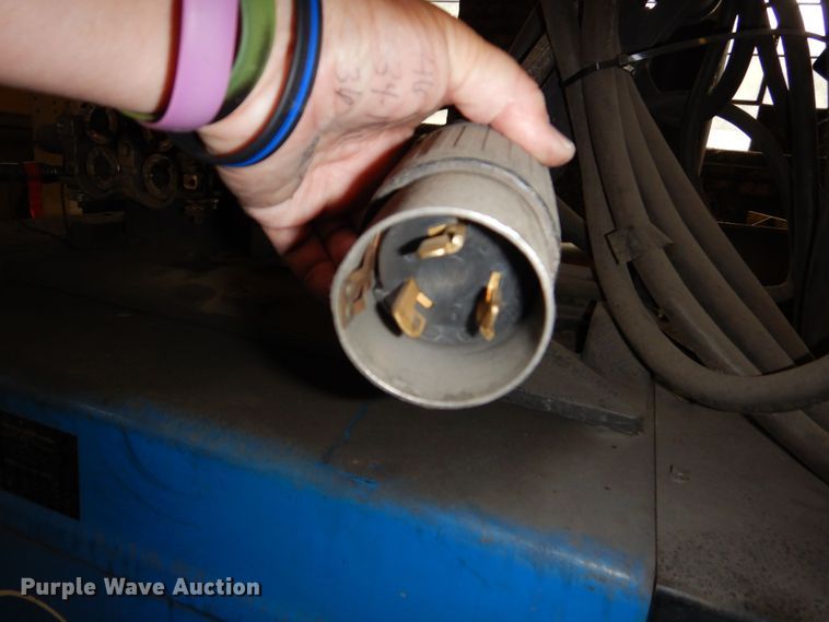 image for item NJ9865 Miller Intelliweld 650D  welder