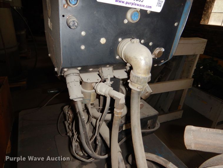 image for item NJ9865 Miller Intelliweld 650D  welder