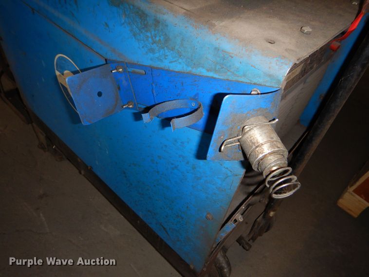 image for item NJ9865 Miller Intelliweld 650D  welder