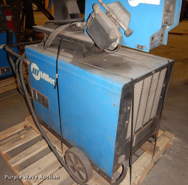 image for item NJ9867 Miller Deltaweld 452  welder
