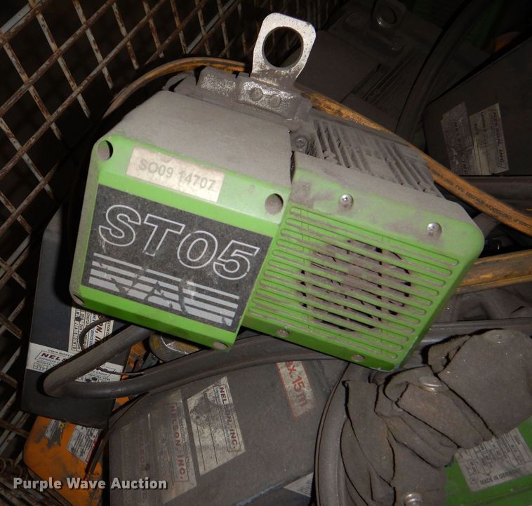image for item NJ9876 Approximately 20 hoists