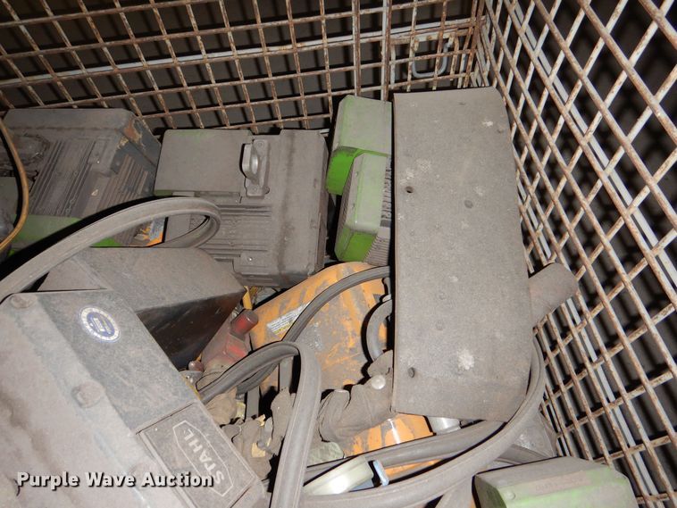 image for item NJ9876 Approximately 20 hoists