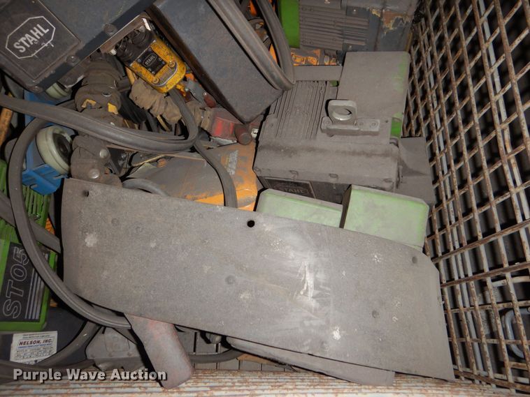 image for item NJ9876 Approximately 20 hoists