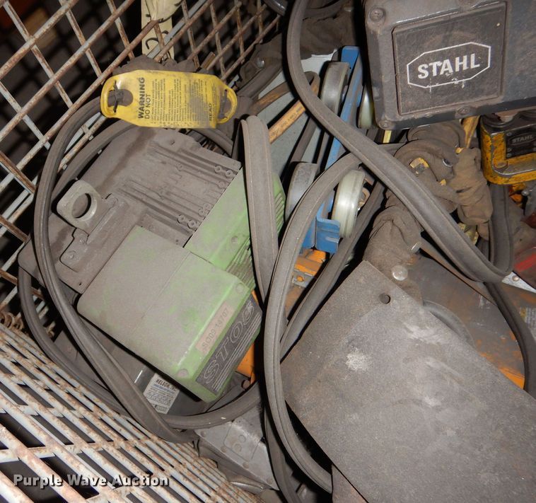 image for item NJ9876 Approximately 20 hoists