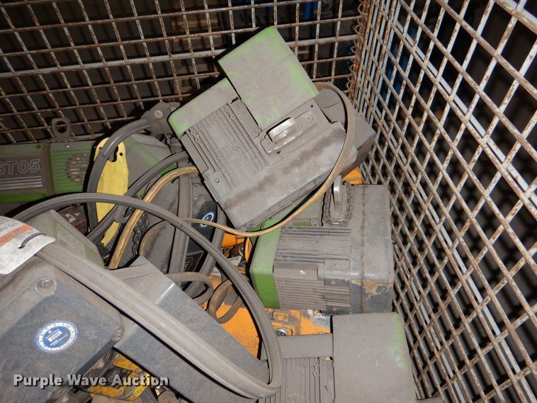 image for item NJ9876 Approximately 20 hoists