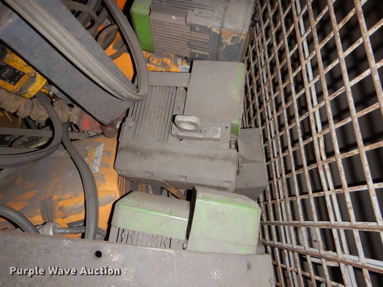 image for item NJ9876 Approximately 20 hoists