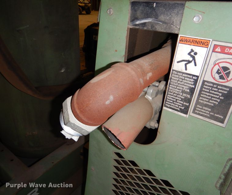 image for item NJ9878 Sullair 25100L  air compressor