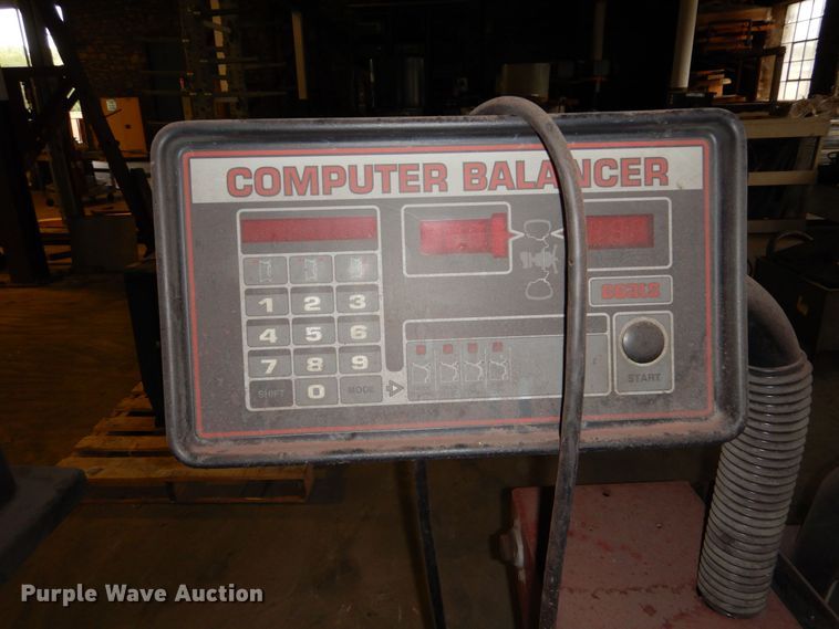 image for item NJ9879 (2) Coats 6401 wheel balancers