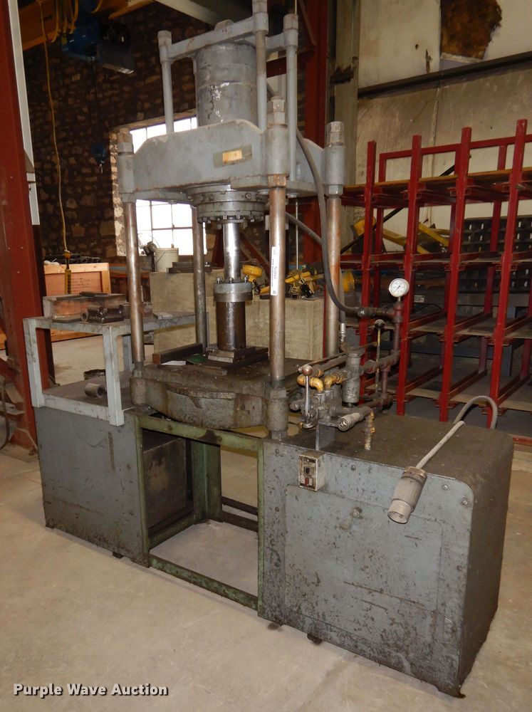 image for item NJ9882 Hydraulic press
