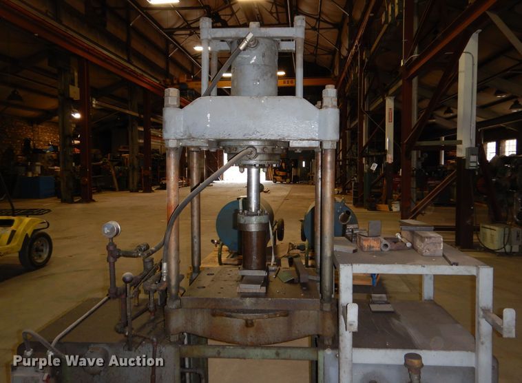 image for item NJ9882 Hydraulic press
