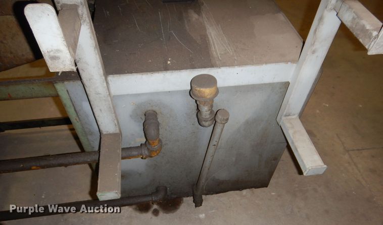 image for item NJ9882 Hydraulic press