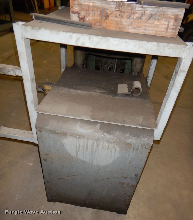 image for item NJ9882 Hydraulic press