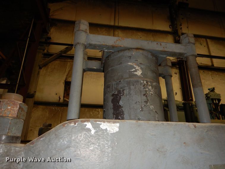 image for item NJ9882 Hydraulic press