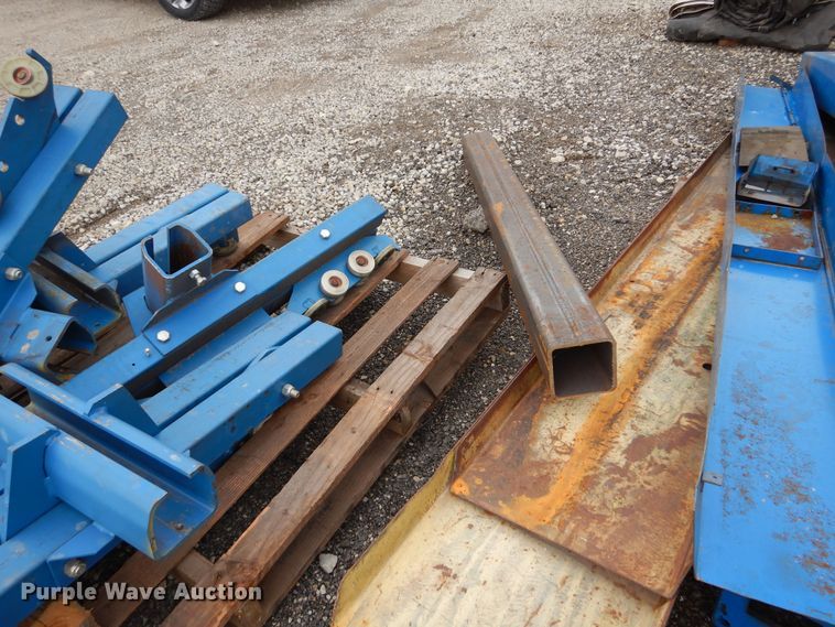 image for item NJ9883 Benwil  two post automotive lift