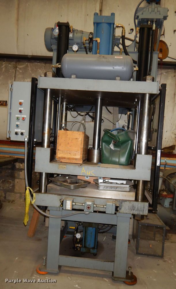 image for item NJ9884 Shop built hydraulic press