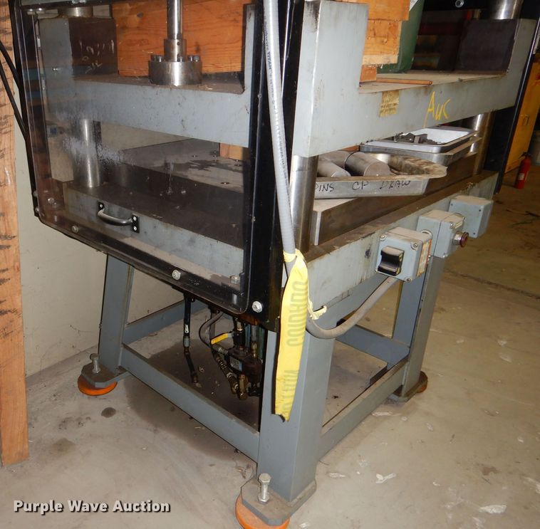 image for item NJ9884 Shop built hydraulic press