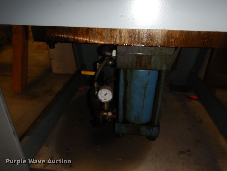 image for item NJ9884 Shop built hydraulic press