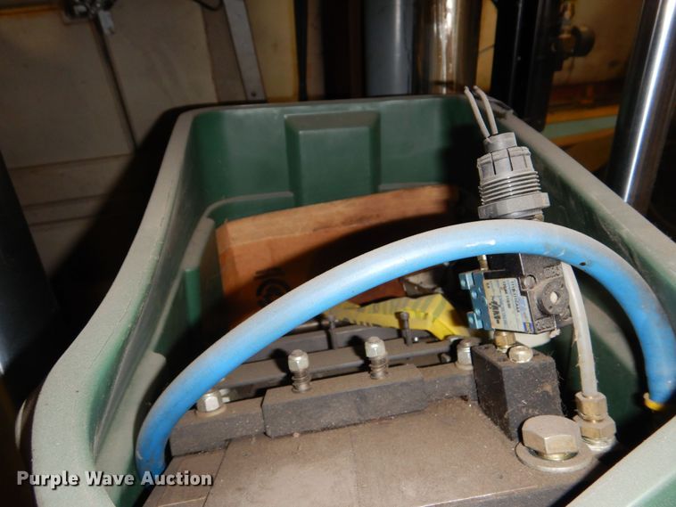 image for item NJ9884 Shop built hydraulic press