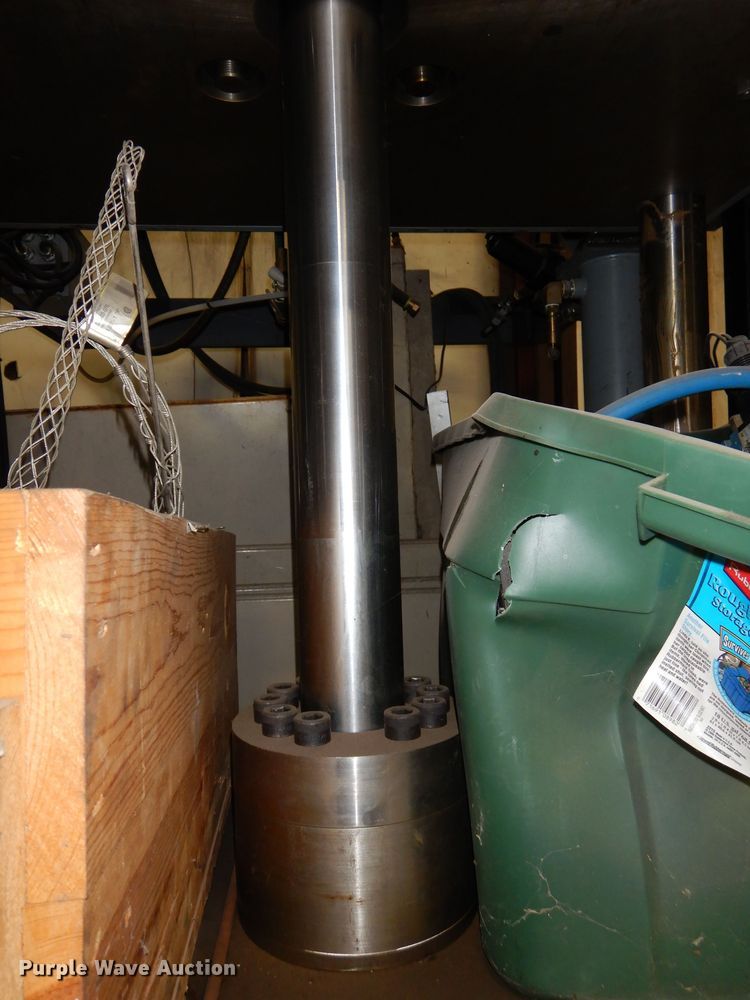 image for item NJ9884 Shop built hydraulic press