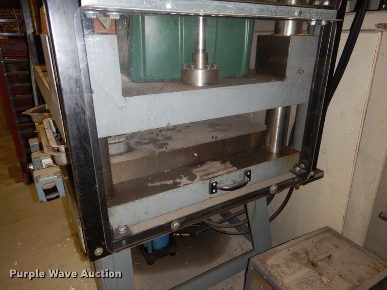 image for item NJ9884 Shop built hydraulic press