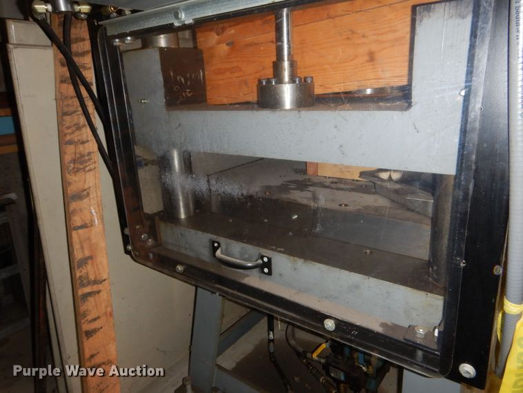 image for item NJ9884 Shop built hydraulic press