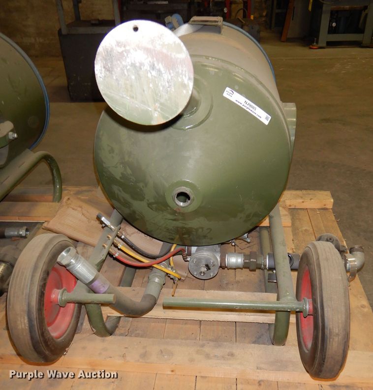 image for item NJ9885 2014 Hodge Clemco 2452  abrasive blasting machine