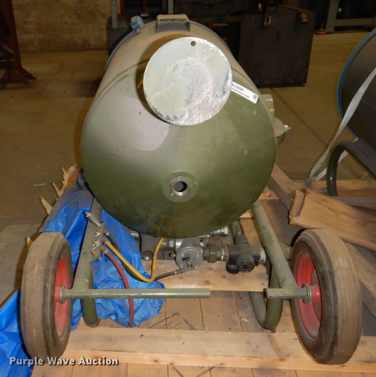 image for item NJ9886 2014 Hodge Clemco 2452  abrasive blasting machine