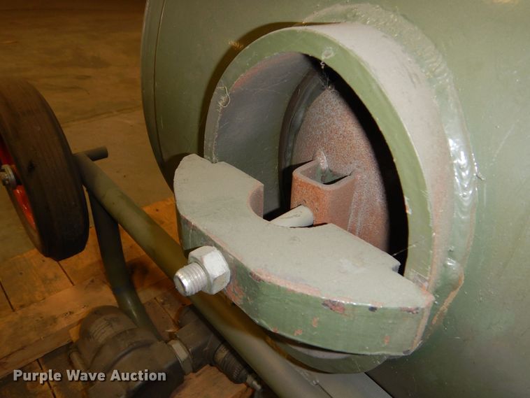 image for item NJ9886 2014 Hodge Clemco 2452  abrasive blasting machine