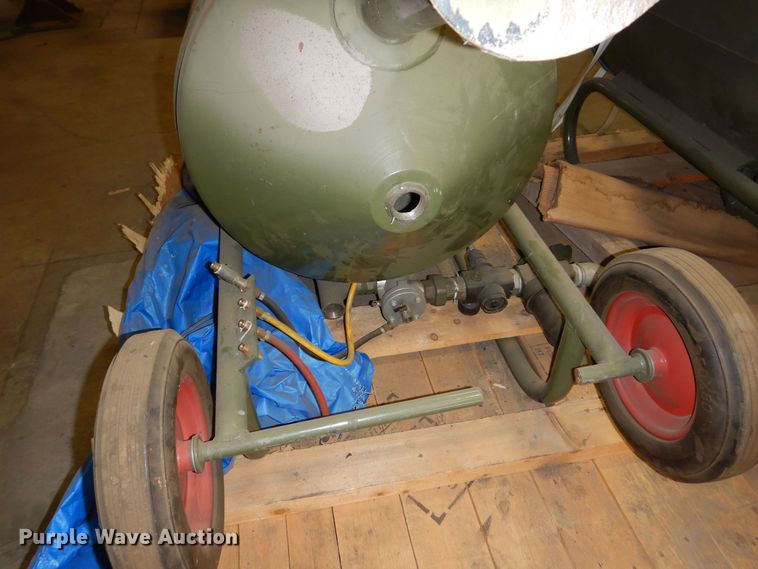 image for item NJ9886 2014 Hodge Clemco 2452  abrasive blasting machine