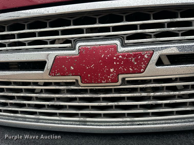 image for item NP9521 2005 Chevrolet Silverado 2500HD  Crew Cab pickup truck