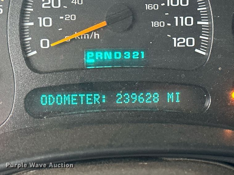 image for item NP9521 2005 Chevrolet Silverado 2500HD  Crew Cab pickup truck