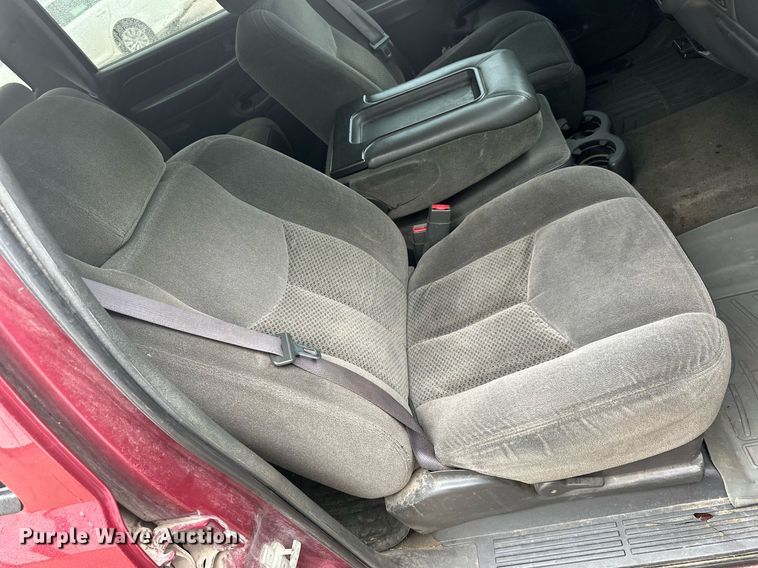 image for item NP9521 2005 Chevrolet Silverado 2500HD  Crew Cab pickup truck